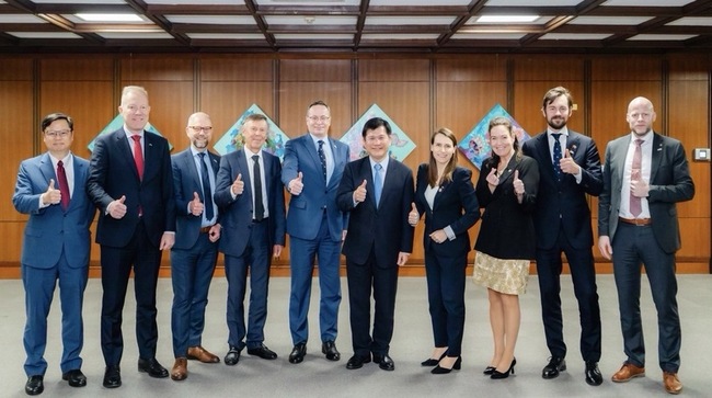 林佳龍：歐洲推動再工業化　台灣可成最值得信賴夥伴