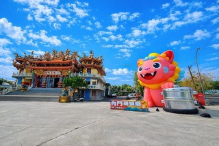 高雄內門初二辦桌慶回娘家　巨型「總鋪獅」亮相