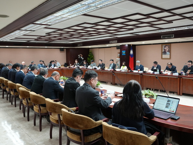 美製車零關稅壓境？經長：30億專款支持汽車相關產業 | 華視新聞