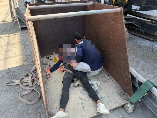 嘉義工地鷹架倒塌　5工人骨折、腳踝痛送醫 | 華視新聞
