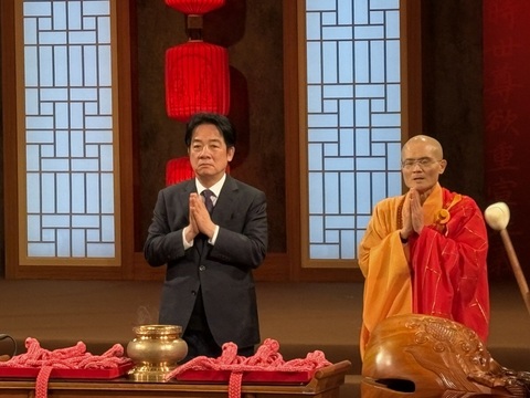 賴總統法鼓山除夕撞鐘 盼立院速通過國防特別預算