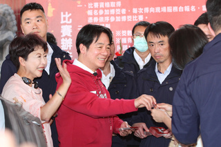 賴總統台南發福袋　提蝴蝶蘭銷美零關稅利多