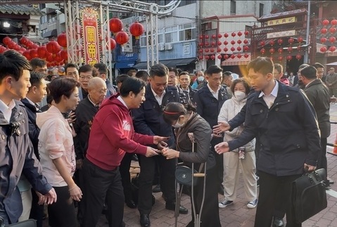 賴總統台南發福袋 盼通過總預算及國防特別預算