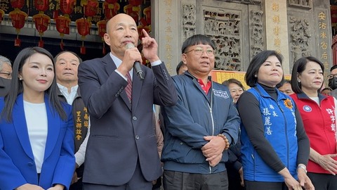 韓國瑜台南雲林走春 發福袋盼新年社會和諧進步