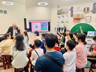 房仲化身變形金剛拚生存　推社區共享空間搏感情奏效