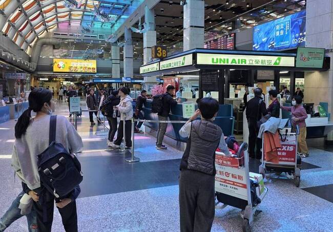 春節連假近尾聲  澎湖海空疏運估單日逾6千人返台 | 華視新聞