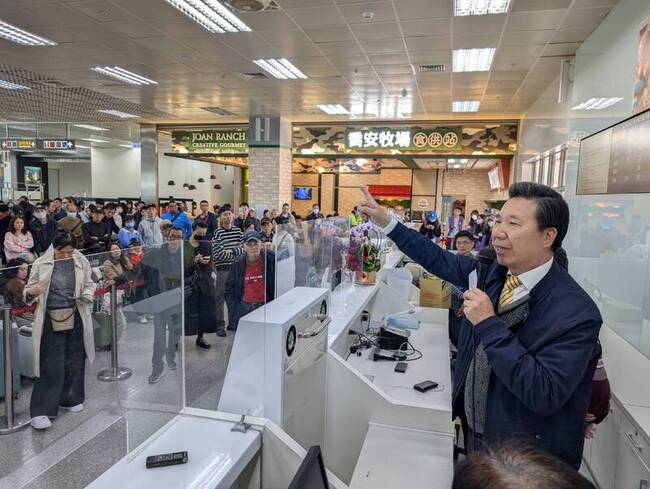 收假金門返台近400人候補　陳福海：盡力協調加班機 | 華視新聞