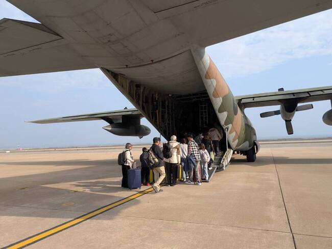春節收假金門返台候補旅客多　軍機連2天助疏運 | 華視新聞