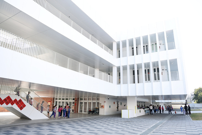 台南成功國小回家嘍　拆建逾7年師生重返校園上課 | 華視新聞