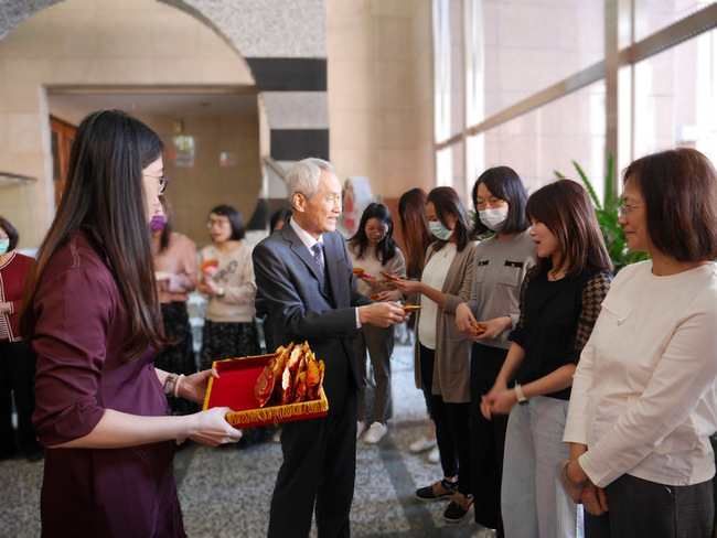 試院新春團拜　周弘憲：再精進考績法制 | 華視新聞