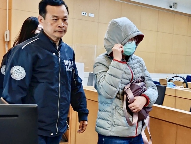 光電業者涉假交易詐貸　永豐銀前經理100萬交保 | 華視新聞