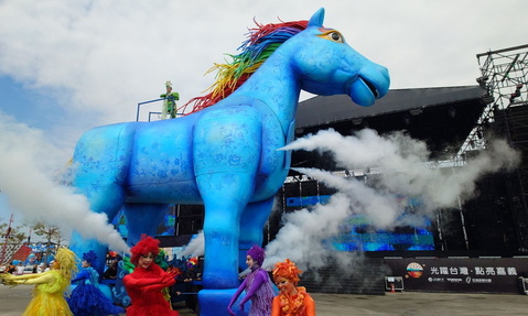 10米高「雨馬」現身嘉義  客家親子劇台灣燈會連6場
