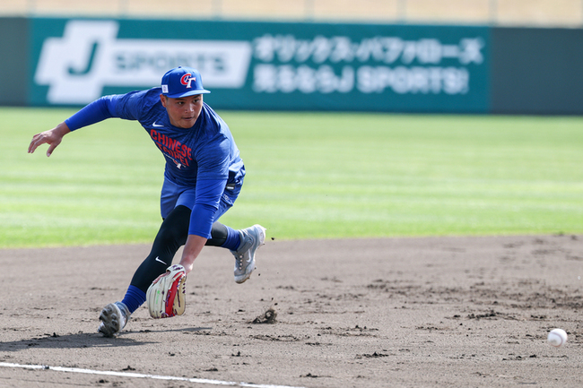李灝宇WBC定位二壘　練打擊中計分板狀態佳 | 華視新聞