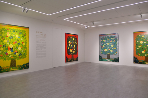 「以光為始」特展  以色彩轉化佛教經典「七寶」