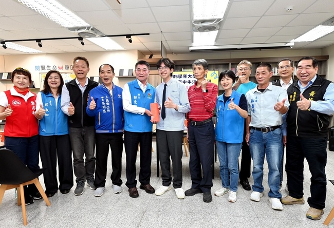 牛淳賦學測滿級分三義高中首例　獲78萬獎助學金 | 華視新聞