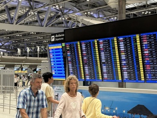 中東衝突擾亂航班  數千旅客被迫滯留泰國