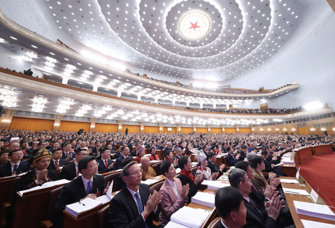 李強做政府工作報告  2026年經濟成長目標設4.5%至5%