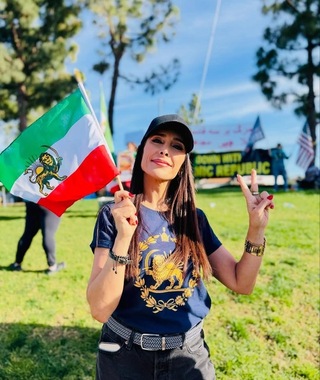 盼政權更迭  伊朗裔比利時議員：支持王儲巴勒維返國