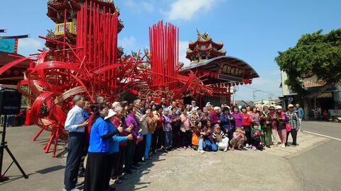 嘉縣鹿草重寮老榕樹舊址　打造光之境燈座延續記憶