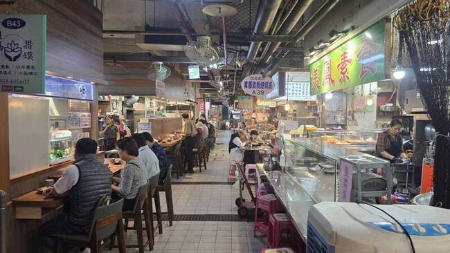 基隆仁愛市場2樓3/16起汰換空調 美食攤位停業2個月 | 華視新聞