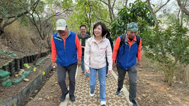關心台中大肚登山步道整修　何欣純盼帶動觀光 | 華視新聞