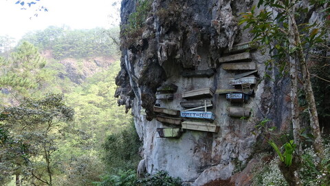 原住民懸棺習俗延續千年　菲律賓山城吸引國際遊客