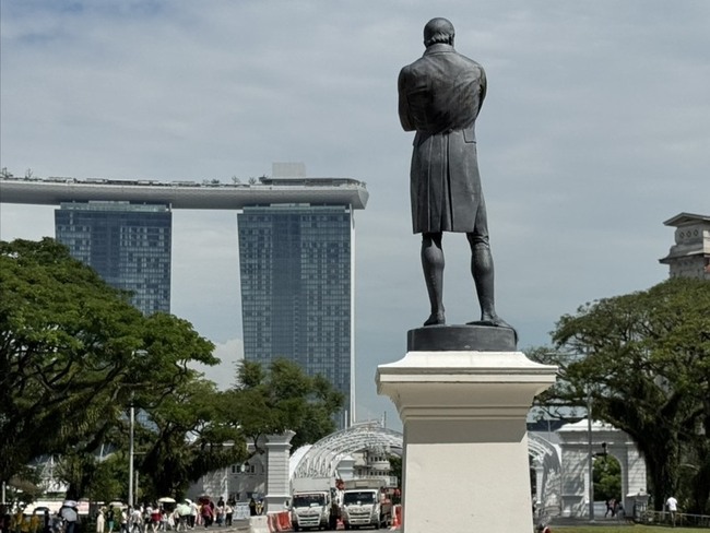 中東動盪避險資產入新加坡  家辦業務法遵門檻提高 | 華視新聞