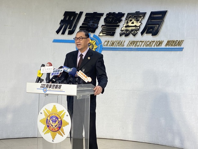 發文質疑台灣隊打假球遭送辦　新北男嚇到鞠躬致歉 | 華視新聞