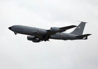 美軍KC-135加油機墜毀伊拉克西部　救援進行中