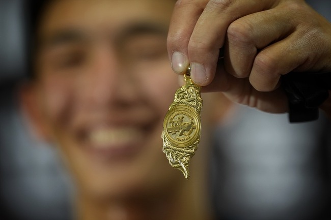 獎牌、獎盃都是台灣形狀　世界室內拔河賽有記憶點 | 華視新聞