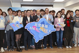 韓國瑜勉勵年輕學子　投入選舉永遠不要忘記人民感受