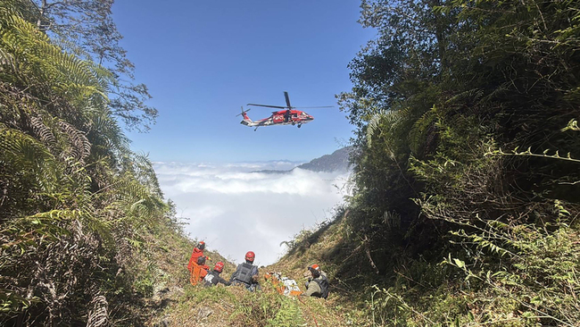 彰化男獨攀西巒大山　80樓深斷崖尋獲遺體吊掛下山 | 華視新聞