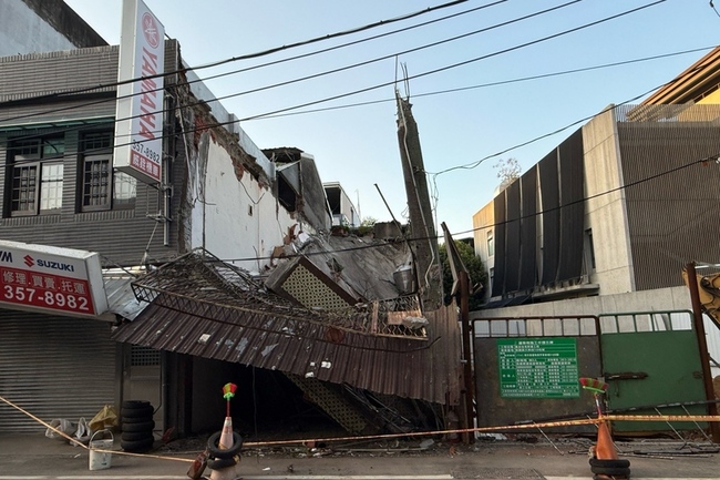 施工釀鄰宅1倒塌、1安全疑慮　桃市府勒令停工開罰 | 華視新聞