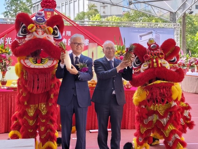 美伊戰爭衝擊石化供需　吳東昇：原料漲逾1成 | 華視新聞