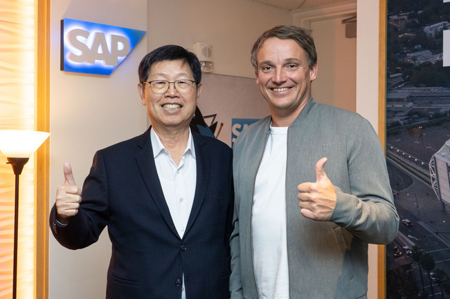 鴻海合作SAP　亞太加速導入次世代企業級AI | 華視新聞