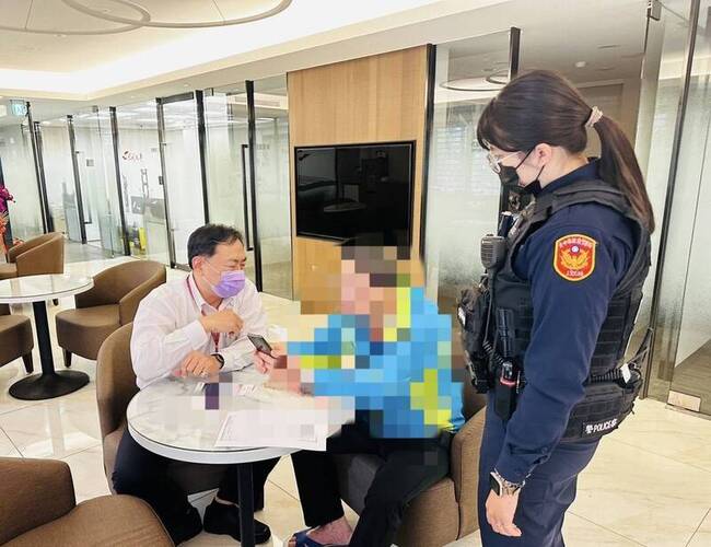 男陷網戀欲投資飲料店20萬元　台中警銀聯手阻詐 | 華視新聞