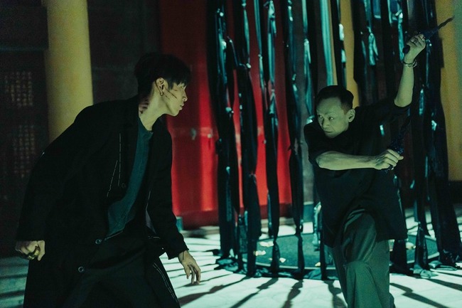 柯震東「乩身」憑空打惡鬼　神廟激戰陳以文拍1週 | 華視新聞