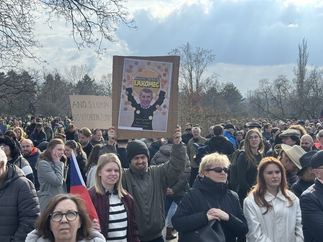 捷克逾20萬人集會抗議巴比斯政府  憂民主倒退情勢 | 華視新聞