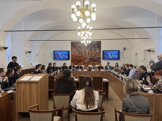 捷克眾議院關切西藏人權　議員、學者齊批中共壓迫