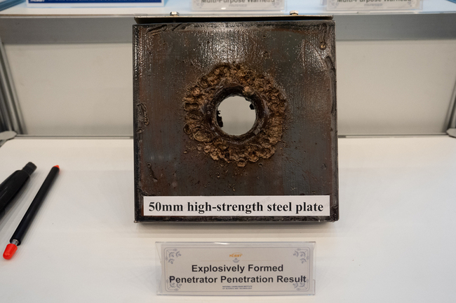 台美勁蜂4型無人機秀戰力　彈頭貫穿5公分高強度鋼板 | 華視新聞