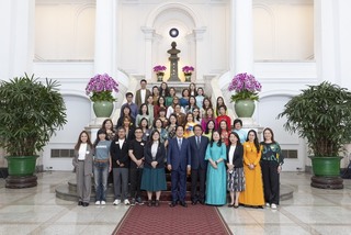 深化民主認識　民進黨新住民交流研習走訪總統府