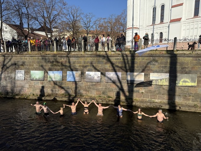 愚人節藝術建國  立陶宛「對岸共和國」歡慶28週年 | 華視新聞