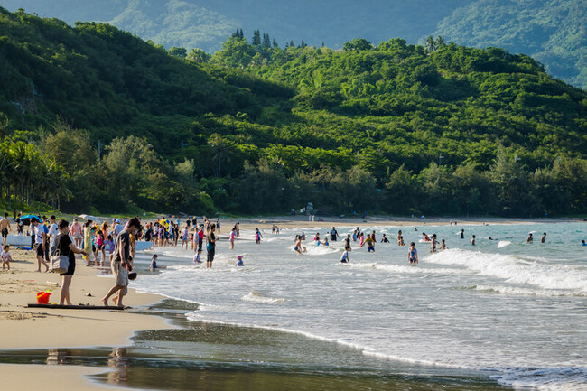 迎接戲水旺季　救生員進駐台東杉原灣 | 華視新聞