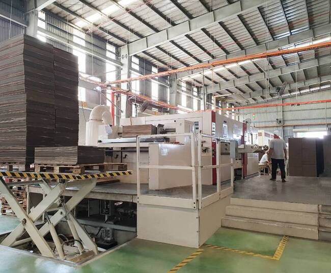 越南台商：戰火衝擊運費大漲  訂單暫不減反增搶庫存 | 華視新聞