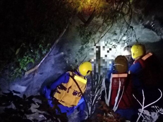 苗栗男巡山泉管路失聯  警消尋獲疑失足墜河道亡 | 華視新聞