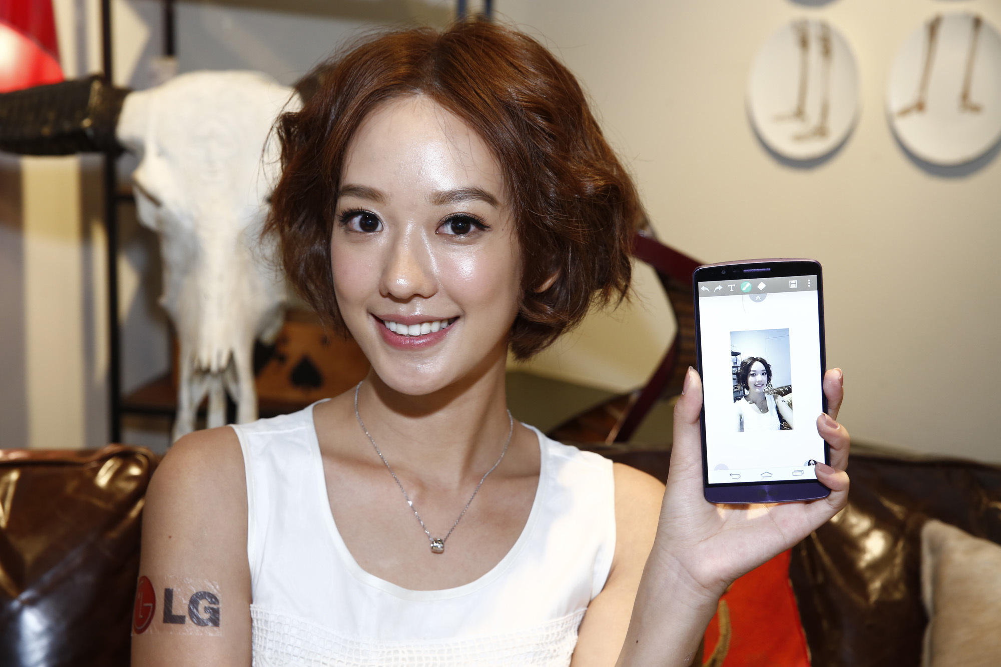 LG G3絕美雙色 孟耿如體驗分享 | 華視新聞