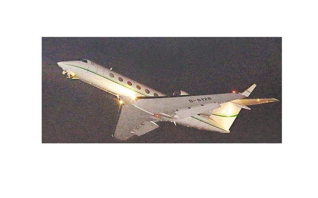 魏家2架私人飛機 返抵松山機場 | 華視新聞
