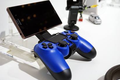不用買電視?! sony平板 +PS4直接開戰 | Z3系列的手機也可以搭配PS4玩遊戲