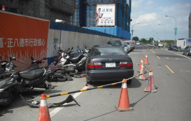 「滑」出來的車禍 划不來的代價！ | 華視新聞
