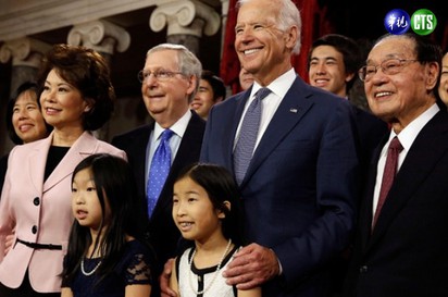 美兩院領袖就職 華裔妻超吸睛 | 